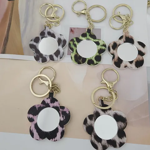 Porte-clés Miroir en Cuir Imprimé Léopard Coeur Rond Fleur Mini Miroir de Maquillage Portable Bijou de Sac pour Femmes