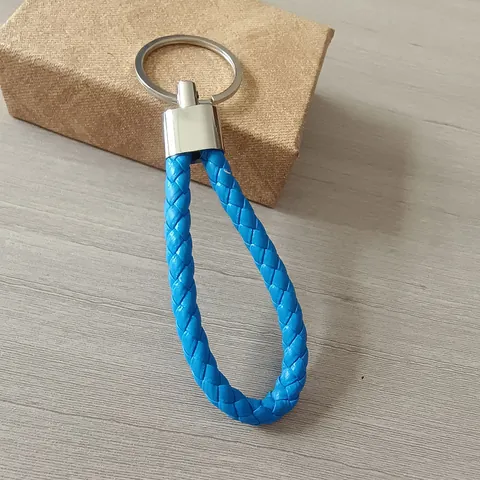 Llavero de Cuero Trenzado a Mano Moderno Minimalista Hebilla de Metal de Aleación Soporte para Llaves de Coche Colgante de Bolso Regalo para Hombres Mujeres