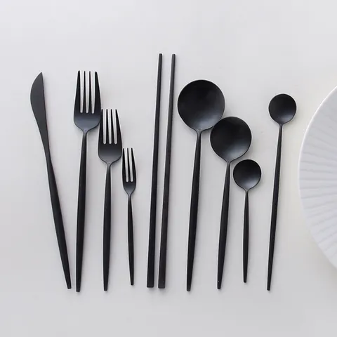 Ensemble de Couverts en Acier Inoxydable 304 Noir Mat Style Portugal Manche Rond Couteau Fourchette Cuillère Couverts Réutilisables Pour Maison Restaurant