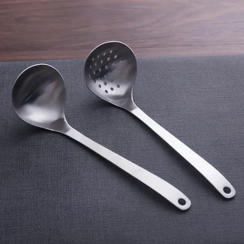 Style Japonais Long Manche Acier Inoxydable Louche à Soupe et Écumoire Ustensile en Métal Brossé pour Cuisine Fondue Chinoise