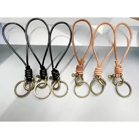 Portachiavi in Pelle Bovina Intrecciata a Mano Fibbia a Ferro di Cavallo in Lega D-Ring Cordino per Auto Vintage Regalo