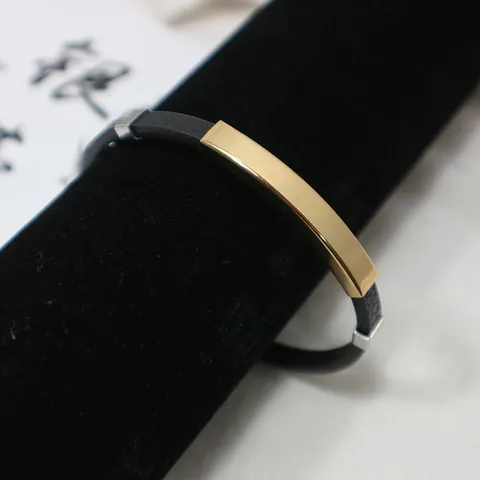 Titanstahl ID Armband Mit Silikon Lederband Poliert Metallplatte Minimalistisch Unisex Armreif Schmuck Für Alltags Geschenk