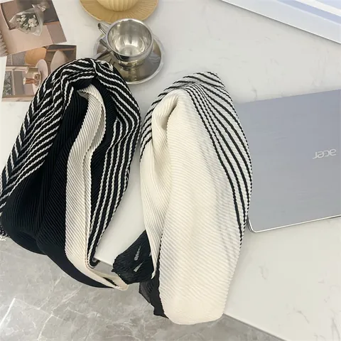Korean Style Pleated Polyester Square Scarf Printed Striped Houndstooth Leopard Paisley Pattern Decorative Wrap Scarf Shawl For Women