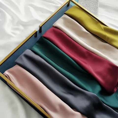 Foulard Quadrato in Raso a Tinta Unita per Donna Elegante Sciarpa da Collo per Hostess Personale Bancario Sciarpa da Ufficio