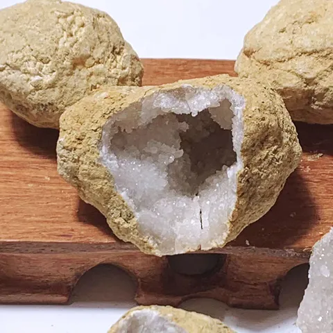Natürliche Marokko Achat Kristall Geode Höhle Probe Miniatur Schatzschale Quarz Cluster Mineralsteine Wohnkultur Heilkristalle