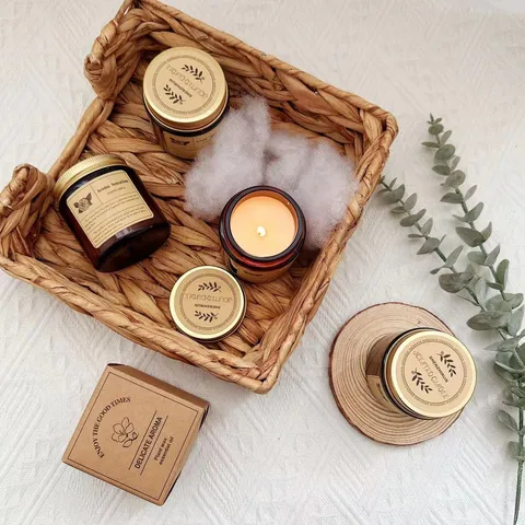 Candela Profumata in Cera di Soia Barattolo di Vetro Ambrato Vintage Candela per Aromaterapia Con Coperchio Metallo Scatola Regalo Kraft per Arredamento Casa