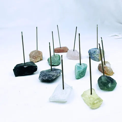 Natürlicher Kristall Rohstein Räucherstäbchenhalter Kleiner Unregelmäßiger Heilstein Stick Basis Für Meditation Yoga Deko