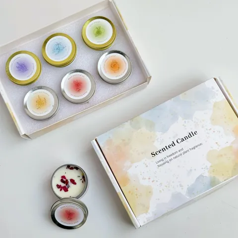 Soy Wax Scented Candle With Dried Flowers In Portable Metal Tin Aromatherapy Candle Gift Set For Home Wedding Birthday Party