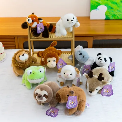 Peluche Lindo en Posición Tumbada León Mono Panda Carpincho Muñeca de Trapo Decoración de Escritorio Regalo de Cumpleaños para Niños Mujeres Suave