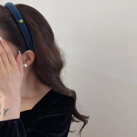 Serre Tête Cœur Floqué Coloré pour Femmes Bandeau en Velours Rembourré en Éponge Accessoires de Coiffure Quotidiens Élégants