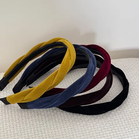 Elegant Velvet Twist Cross Headband Retro Sweet Wide Hair Hoop Solid Color Anti-Slip Headband For Women Girls Hair Accessories