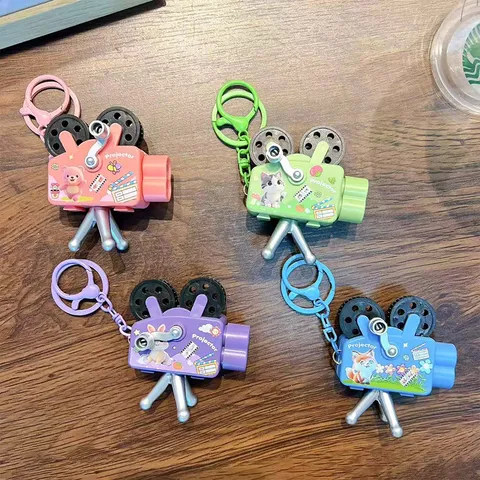 Cute Cartoon Animal Hand-Crank Projector Keychain Mini Luminous Projection Toy For Bag Pendant Gift For Kids Students