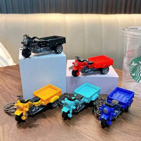 Simulation Inertial Cargo Tricycle Model Keychain Pull Back Mini Farm Vehicle Key Ring For Car Bag Pendant Gift