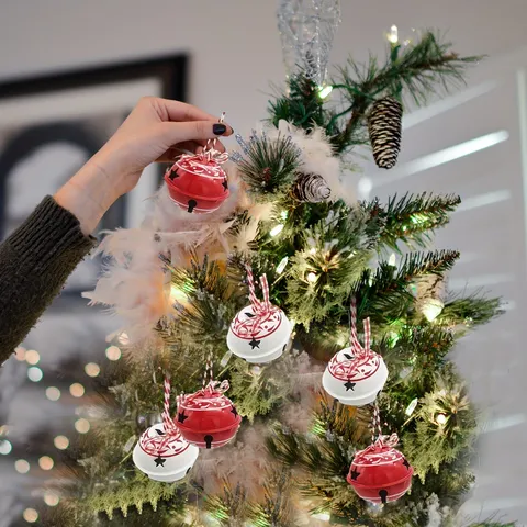 Weihnachtsbaum Glocke Hängeanhänger Metall Stern Schneeflocke Glocke Mit Schleife Band Für Feiertag Party Heimdekor Rot Weiß