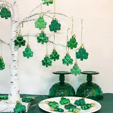 St Patricks Day Clover Shamrock Gold Coin Hanging Ornaments Plastic Green Shiny Glitter Pendent For Party Decorations Home Festival Decor Accessory
