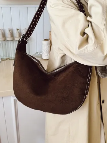 Vintage PU Leather Hobo Bag For Women Large Capacity Rivet Shoulder Bag Fashion Adjustable Strap Crossbody Bag Casual Tote Bag