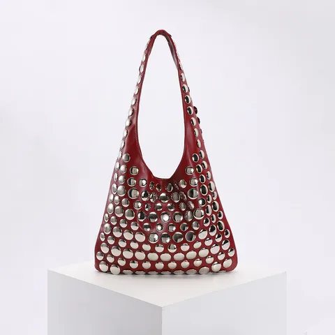 Sac à Épaule Punk à Grands Rivets pour Femmes Cuir PU Cyber Sac Sous le Bras Mode Européenne Y2K Sac à Main Noir Bordeaux
