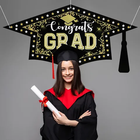 Doktorhut-Form Abschluss Hintergrund Congrats Grad Schwarz-Gold Polyester Banner Für Abschlussfeier Fotorequisiten