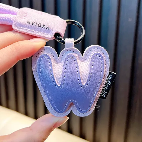 Llavero de Cuero PU de 26 Letras del Alfabeto Inglés para Mujeres Hombres Lindo Pendentivo de Bolso con Letras de Dibujos Animados Regalo de Anillo de Llave de Coche
