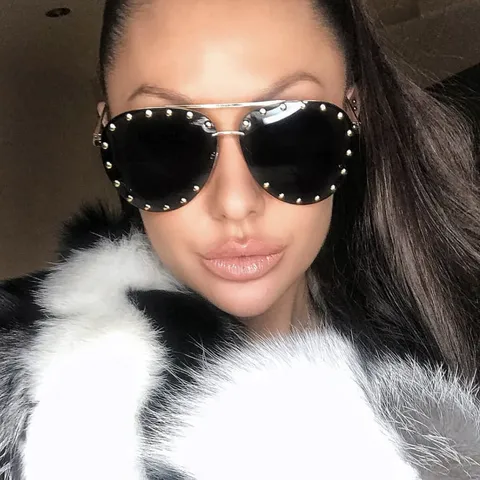 Women's Rivet Aviator Sunglasses Oversized Metal Frame UV400 Protection Pilot Fashion Sun Glasses For Driving Outdoor