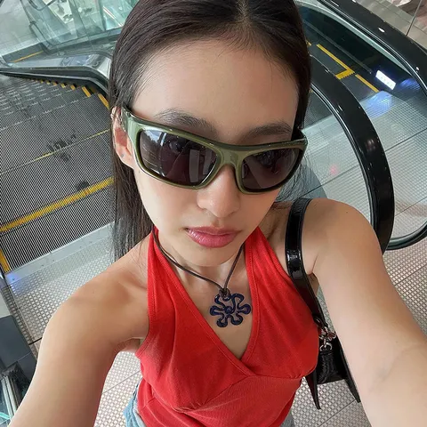 Women Y2K Wrap Around Pilot Sunglasses Trendy Futuristic Cyberpunk Sports Shield Shades Streetwear Hot Girl Eyewear