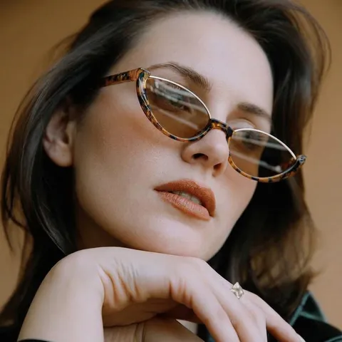 Occhiali da Sole Vintage a Gatto a Mezza Montatura per Uomo Donna Hip Hop Stile di Strada Lenti Sfumate Occhiali da Sole Con Cerniera in Metallo UV400