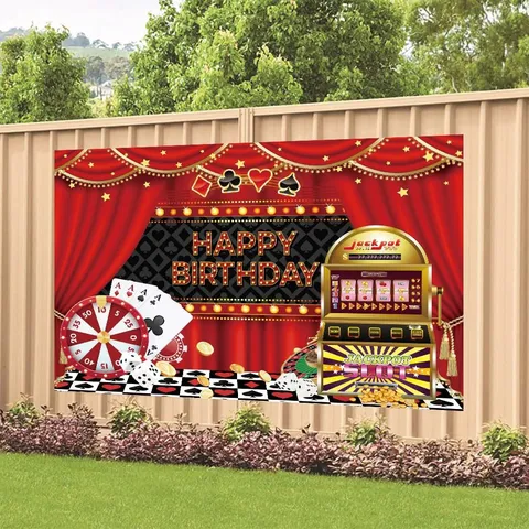 Sfondo di Buon Compleanno a Tema Casinò Decorazione per Feste in Stile Las Vegas Sipario Rosso Carte da Gioco Dadi Roulette