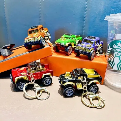 Alloy Pull-Back Pickup Truck Toy Car Keychain Mini Off-Road Vehicle Pendant For Boys Gift Miniature Jeep Style Bag Charm Key Ring