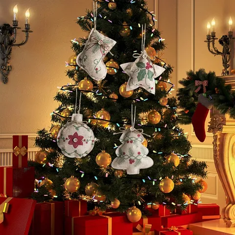 Décorations de Noël Suspendues en Toile de Jute Ornements de Sapin Étoile Chaussette Boule Formes de Sapin Pendentifs Rustiques Vintage avec Boutons en Bois