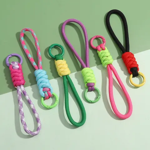 Handgemachter Gewebter Polyester Dicker Knoten Schlüsselanhänger Legierung Runder Karabiner Farbblock Schlüsselring Taschenanhänger Modeschmuck