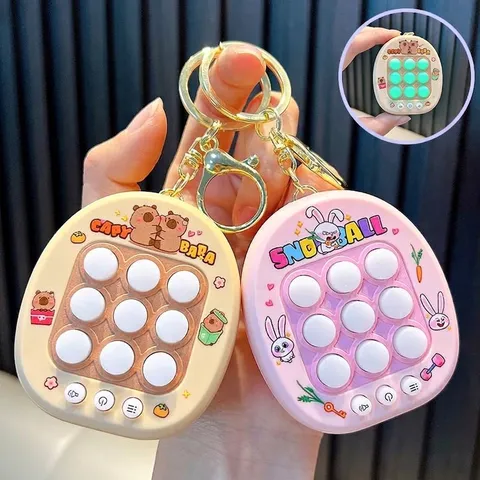 Mini Consola de Juegos Electrónica de Mano Tic Tac Toe Llavero Juguete Portátil para Aliviar el Estrés Colgante de Animal de Dibujos Animados Juego de Bolsillo Para Niños Adultos Regalo