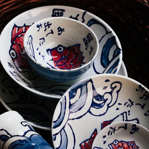 Assiette en Céramique Peinte à la Main de Style Japonais Motif Vivaneau Rouge Sous-glaçure Assiette en Porcelaine Plat de Service Rond Cuisine Maison Vaisselle