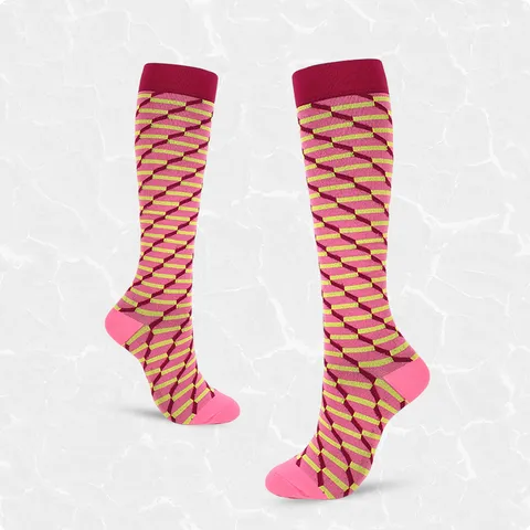 Chaussettes de Compression Unisexe Élastiques Sport Mi Mollet Bas de Pression Athlétique Avec Cœurs Motifs Géométriques pour la Course