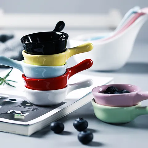 Saucière en Porcelaine de Style Japonais Minimaliste Moderne Avec Mini Poignée Plat d'Assaisonnement en Céramique Émaillée de Couleur Bol à Trempette pour Cuisine Maison Restaurant