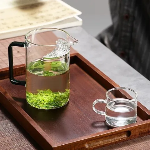 Hitzebeständiger Glas Gongdao Becher Mit Mondsichel Filter Verdickter Boden Teekrug Fairness Cup Mit Farbiger Griff Für Zuhause Büro Teegeschirr