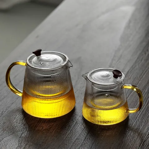 Théière en Verre Borosilicaté Résistante à la Chaleur Avec Rayures Nervurées Verticales Poignée Ambre Bouilloire en Verre
