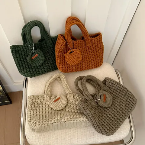 Retro Handgemaakte Geweven Okseltas Voor Dames Polyester Gehaakte Gebreide Handtas Casual Zomer Strandtas Met Hartvormige Hanger