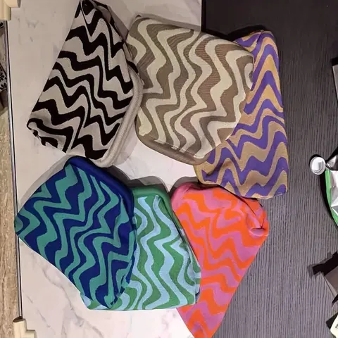 Women Wave Stripe Knitted Clasp Handbag Polyester Zigzag Pattern Large Capacity Cosmetic Bag Cloud Clutch Travel Purse