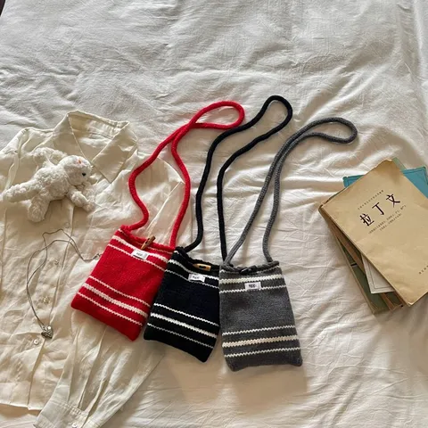 Handgemaakte Gebreide Mini Crossbodytas Gestreepte Wol Kleine Schoudertas Voor Dames Japanse Koreaanse Mode Esthetische Telefoontas
