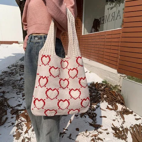Ins Stijl Gebreide Tote Tas Voor Vrouwen Mode Woon-werkverkeer Grote Capacität Hart Print Schoudertas Casual Zoete Handtas