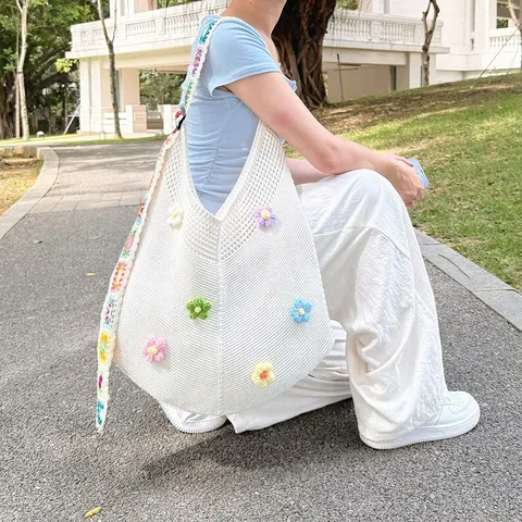Dames Geweven Polyester Tote Schoudertas Mori Girl Opengewerkt Breien Kleurcontrast Bloem Riem Grote Tas Voor Vakantie Reizen