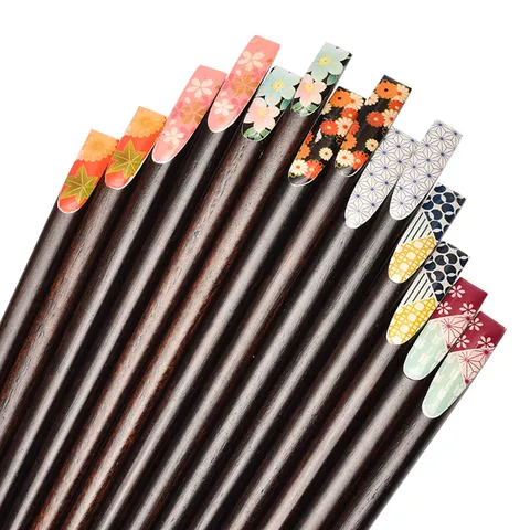 Baguettes en Bois Style Guochao Pointe Pointue Imprimé Motif Cartoon Japonais Baguettes en Bois Réutilisables pour Maison Restaurant