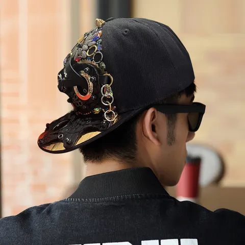 Punk Rock Strass Nieten Flat Brim Baseball Kappe Aufwändige Handarbeit Totenkopf Kreuz Kunstleder Hip Hop Streetwear Tanzhut Für Herren Damen