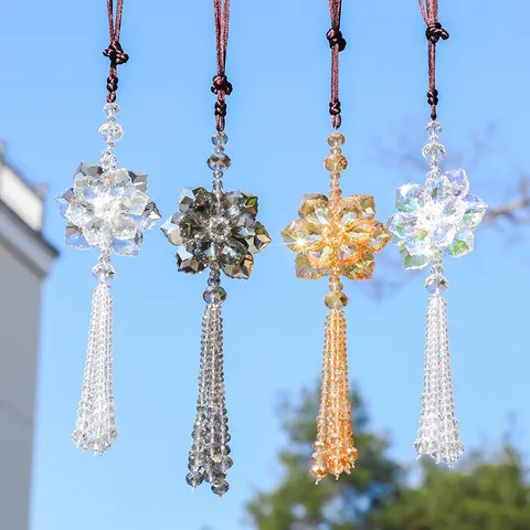 Faceted Artificial Crystal Maple Leaf Car Hanging Ornament Luxurious Automobile Interior Rearview Mirror Decorative Pendant Hanging Craft Gift