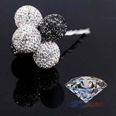 Crystal Swan Car Perfume Holder Ornament Rhinestone Cutting Interior Decoration Figurine Luxury Swan Desktop Decor