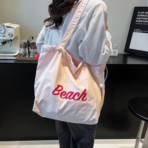 Bolso Tote de Nailon para Mujer Gran Capacidad Estampado Letras Beach Hobo Bolso de Hombro Ligero Bolso de Viaje