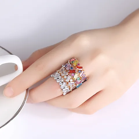 Anillo Geométrico con Circonia Arco Iris para Mujer Chapado en Oro Plata Joyería de Cobre con Circonia Cúbica Baguette Anillo de Eternidad