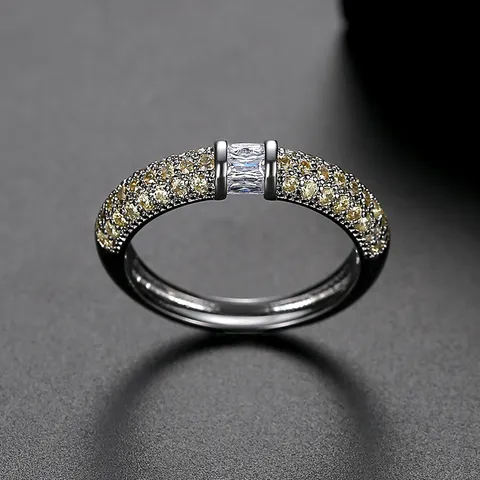 Elegante Anillo de Cobre con Micro Pavé de Diamantes de Imitación para Mujer Estilo Minimalista Occidental Joyería Regalo Boda