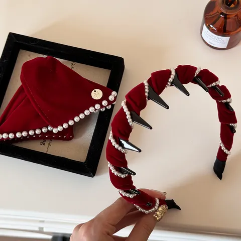 Vintage Red Velvet Pearl Headband Festive New Year High Cranial Top Non-slip Teeth Hair Band Elegant Hair Accessory For Women