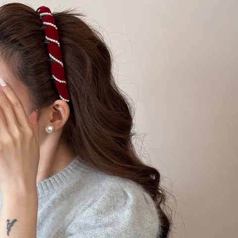 Vintage Red Velvet Pearl Headband Festive New Year High Cranial Top Non-slip Teeth Hair Band Elegant Hair Accessory For Women
